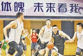 福建男篮在控制比赛中获胜，成功晋级