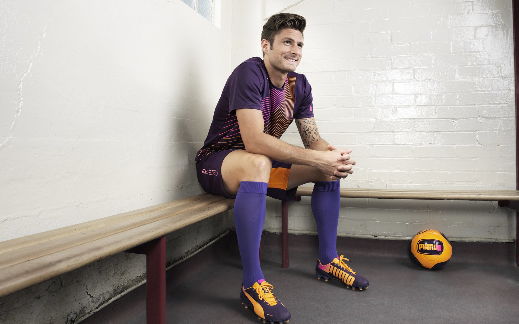 纳达尔重返赛场：领先优势明显首场状态出色，热火观众沸腾！气势如虹延续